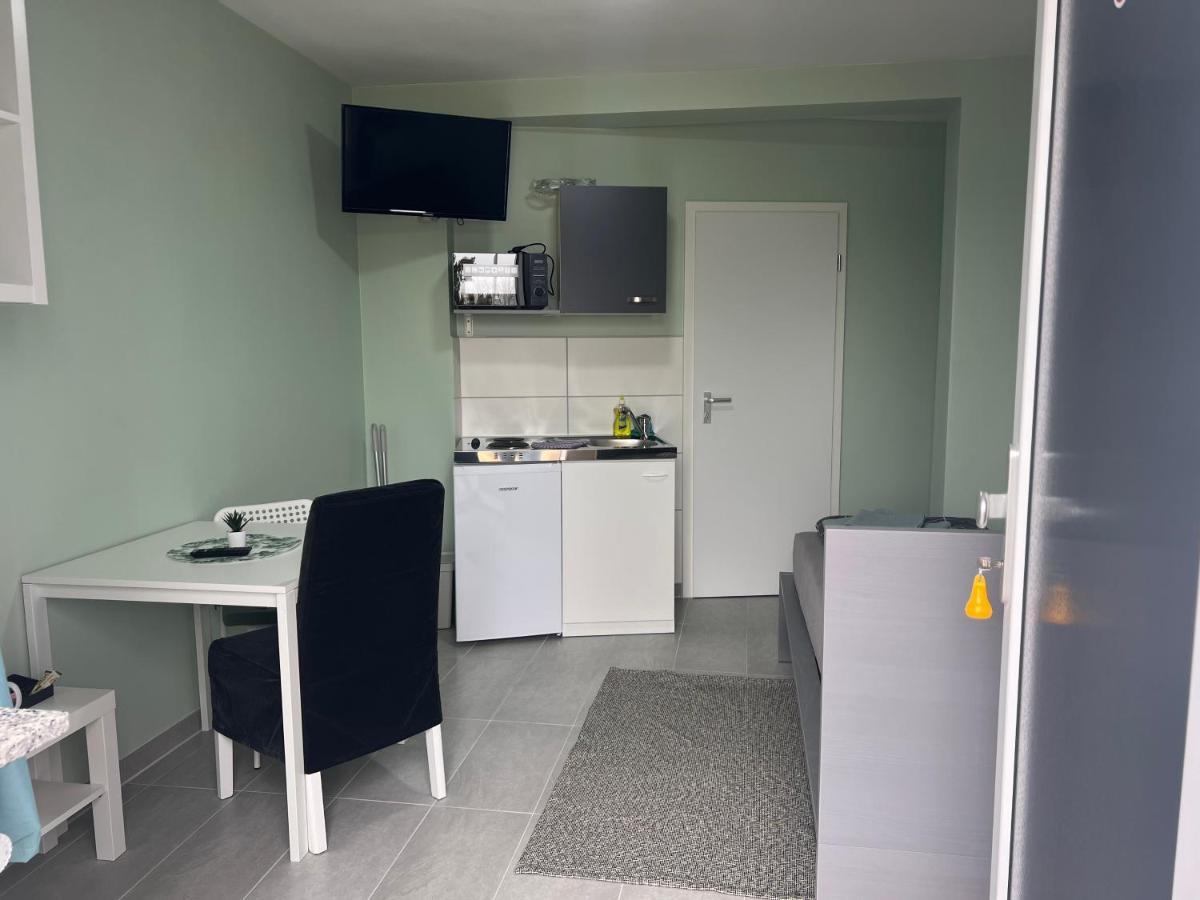 Ullis Pension Fuer Monteure & Handwerker Malsch  Exterior photo